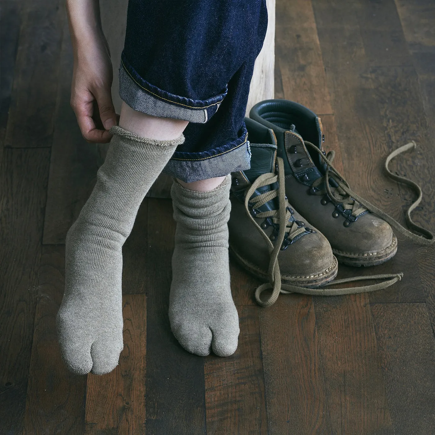 7-5005 ORGANIC COTTON BLENDED YAK PILE TABI SOCKS